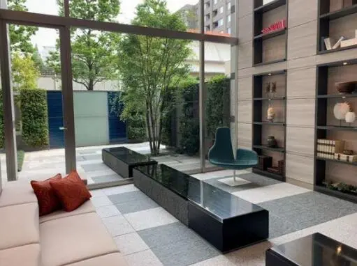 エントランス プレミスト六番町のエントランス