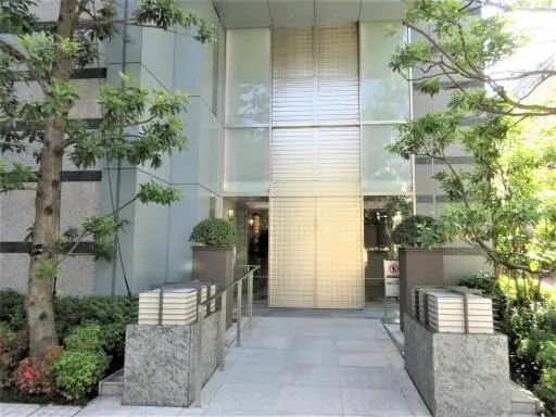 エントランス プレミスト六番町のエントランス