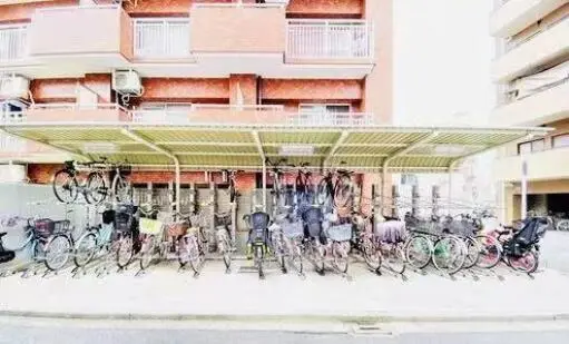 駐輪場 エル・アルカサル西日暮里の駐輪場