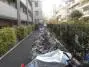 スカイコートヒルズ北新宿の駐輪場
