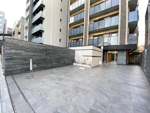 オープンレジデンシア麻布六本木のエントランス