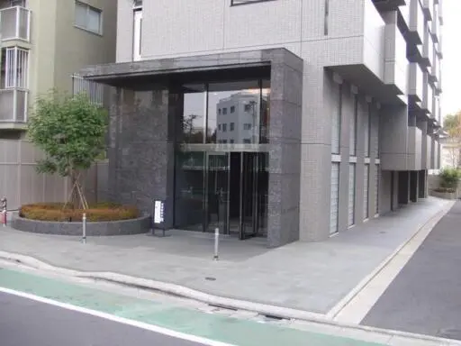 ルーブル亀戸天神前のエントランス