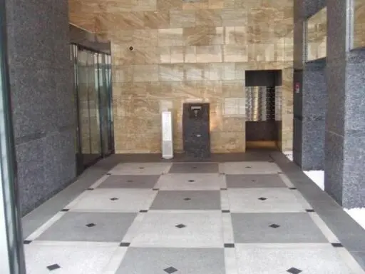 ルーブル亀戸天神前のエントランス