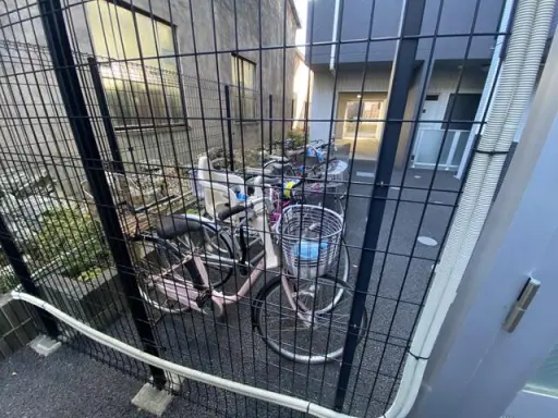 ヴォーガコルテ多摩川４の駐輪場