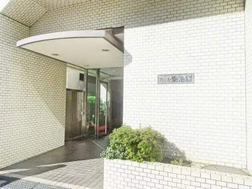 クレール東池袋のエントランス
