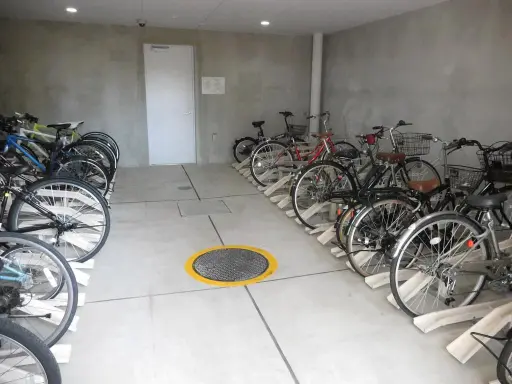 Ｒｉｓｉｎｇ　ｐｌａｃｅ　綾瀬の駐輪場