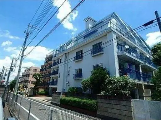 ハイツ鷹番の外観