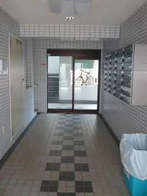 スカイコート池袋西のエントランス