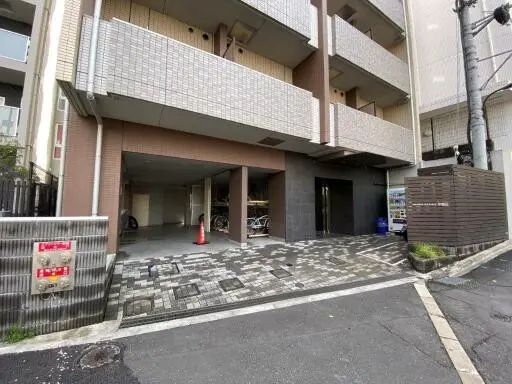 メイクスデザイン早稲田のエントランス