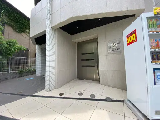 アゼスト板橋本町のエントランス