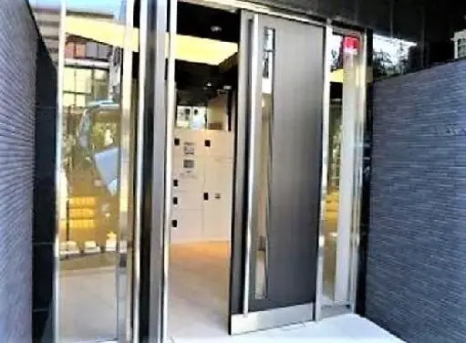 ＡＸＡＳ西新宿のエントランス