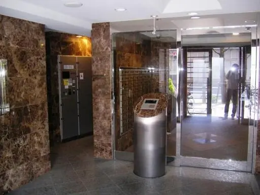 ヴェルト新宿のエントランス