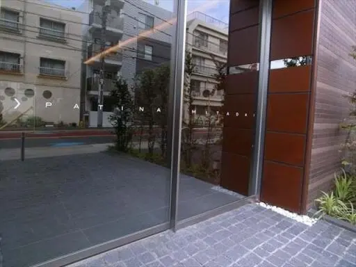 パティーナ三田台のエントランス
