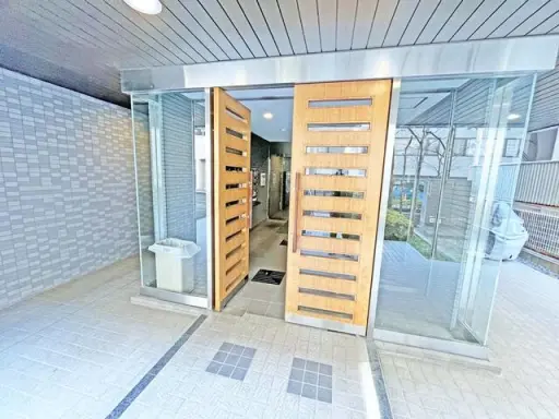 プリヴェール赤坂のエントランス