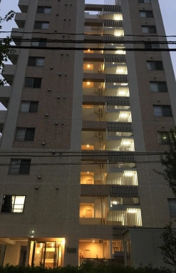 レアシス西日暮里の外観