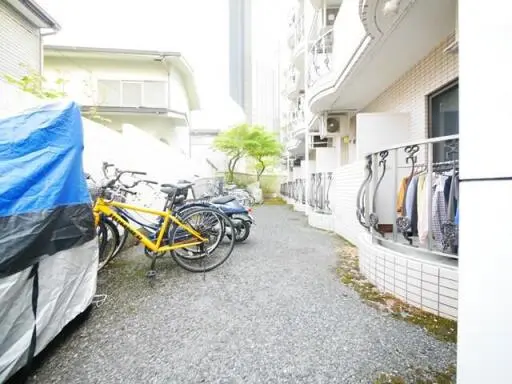 マリオン新宿の駐輪場