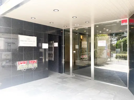 ザ・プレミアムスイート高田馬場のエントランス