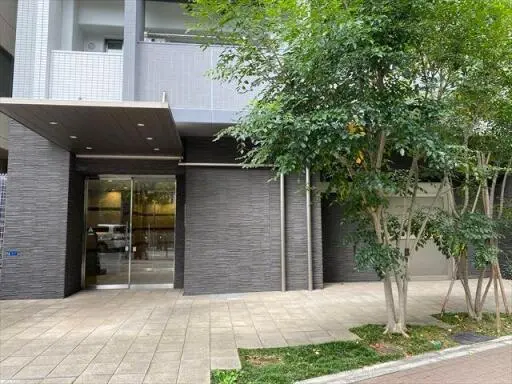 リストレジデンス築地のエントランス