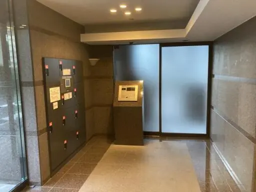エントランス ルーブル飯田橋のエントランス