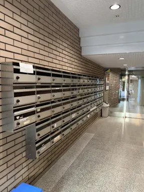 シルバープラザ白山のエントランス