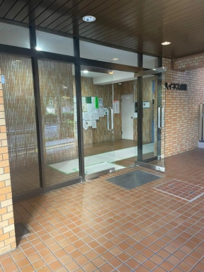 ハイネス成増のエントランス