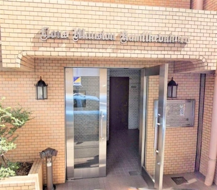 ライオンズマンション上池袋のエントランス