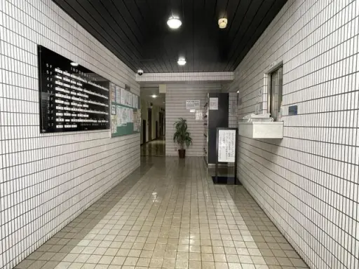 ライオンズマンション新大塚のエントランス