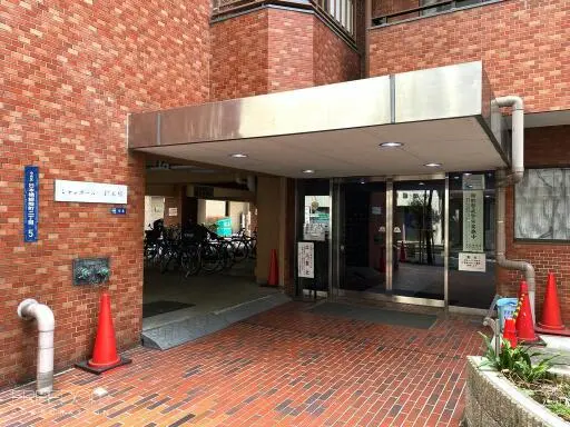 シャンボール日本橋のエントランス