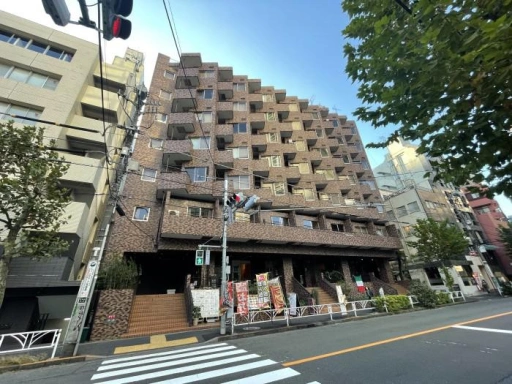 青山アルコープの外観