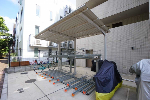 リアレスト東高円寺の駐輪場