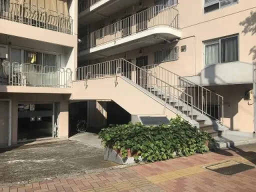 エントランス カクエイ・ハイホームのエントランス