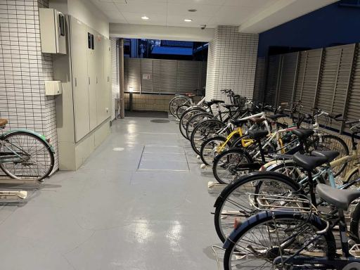 フュージョナル五反野の駐輪場
