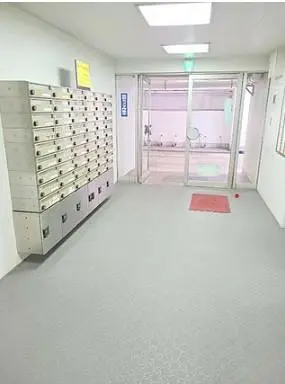 いずみハイツ市ヶ谷のエントランス
