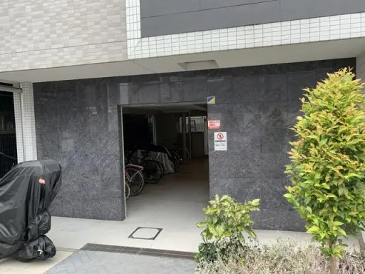 ＲＥＡＬＩＺＥ曳舟のエントランス